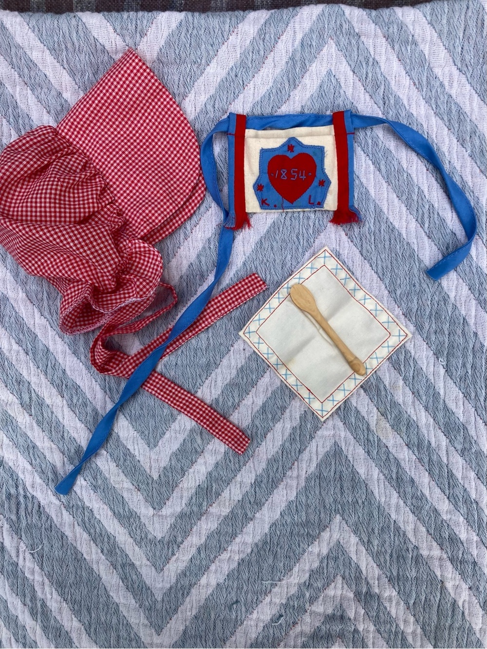 Pleasant Company American Girl Doll Kirsten’s  Meet Accessories pc tags